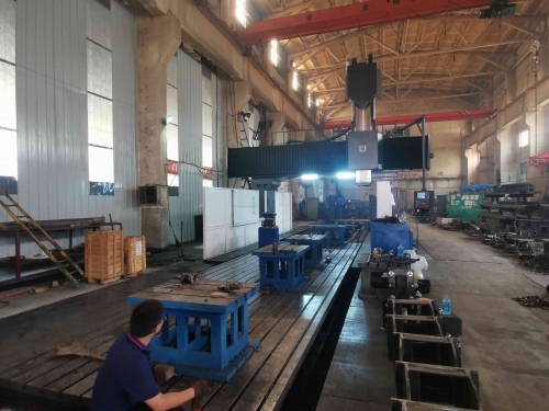 10M大型數控全自動直角頭龍門交付